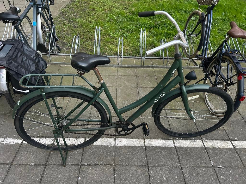 Groene omafiets, achterband is lek, Ophalen of Verzenden, Gebruikt