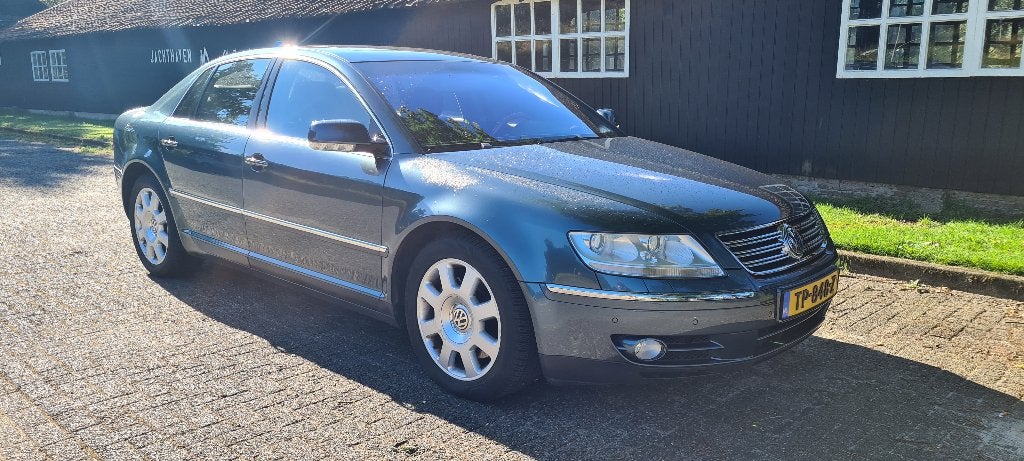 Volkswagen Phaeton 4.2 V8 4-Motion Youngtimer, Auto's, Automaat, 4172 cc, 2237 kg, Leder