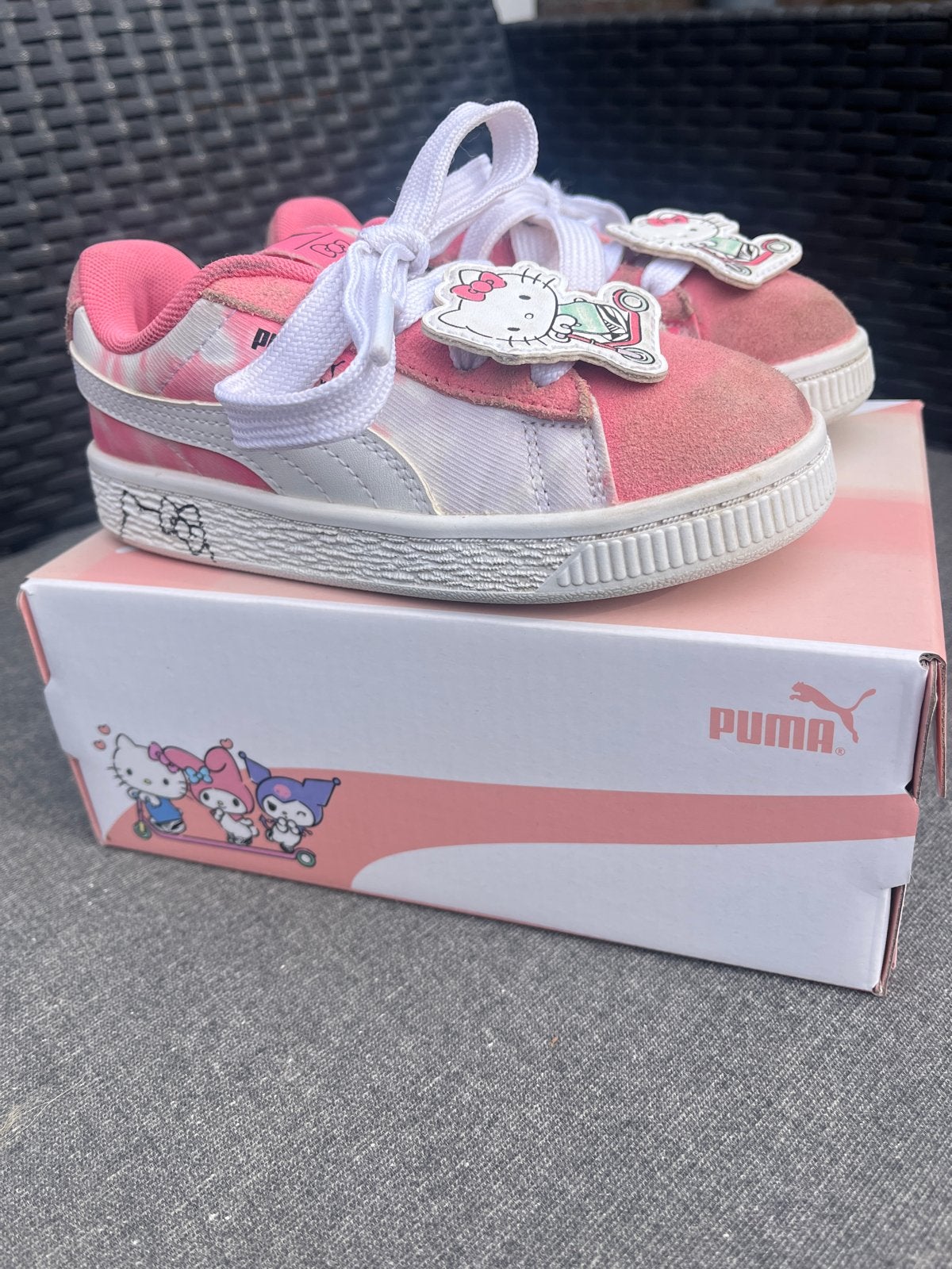 Puma Hello Kitty Suede XL sneakers maat 27, Gebruikt, Meisje, Schoenen, Ophalen of Verzenden