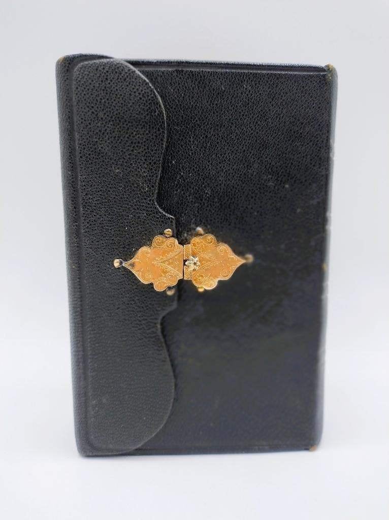 Bijbel met gouden knipslot, L.J. Veerman, Fa. Haeseker
