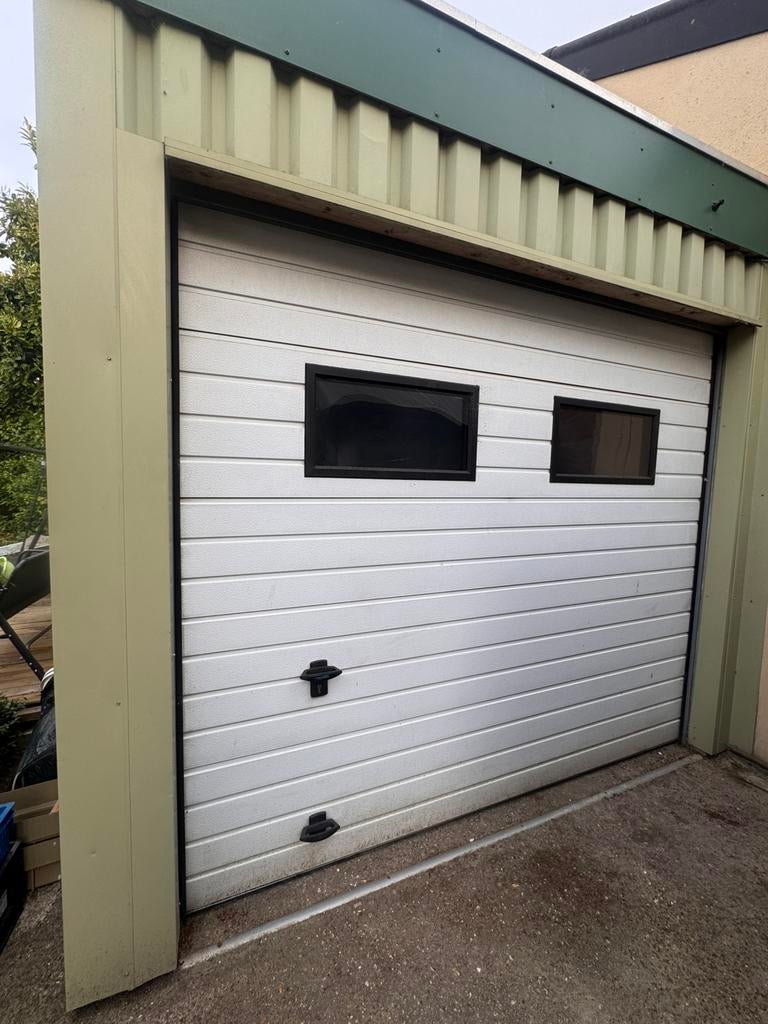 Garagepoort te koop, Tuin en Terras, Tuinhuizen, Ophalen, Kunststof, 250 tot 500 cm, 2 ramen