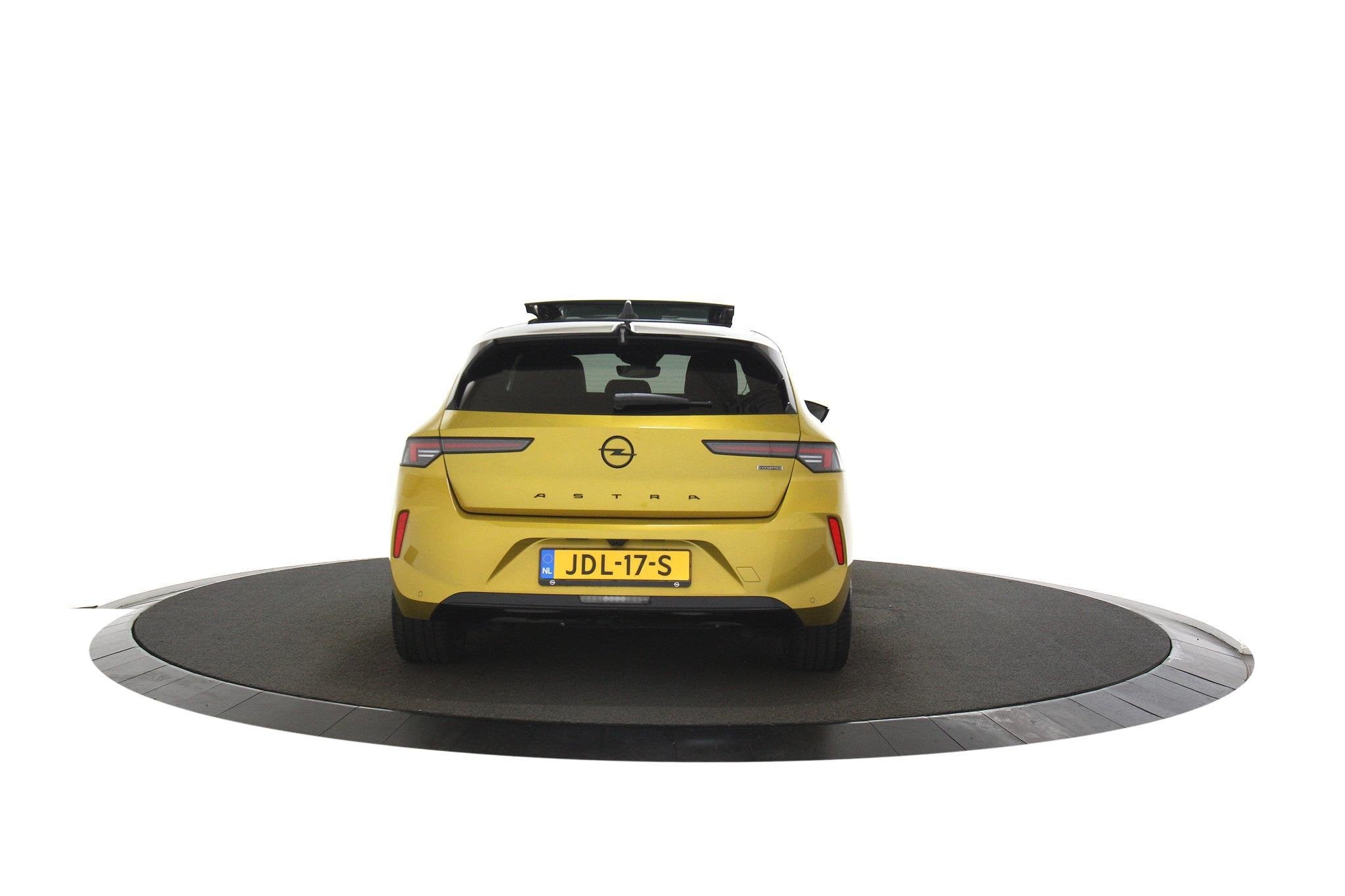 Opel Astra 1.6 Hybrid 180 pk Ultimate Pano Afneembare trekha, 77 km/l, Gebruikt, Bedrijf, Hybride Elektrisch/Benzine