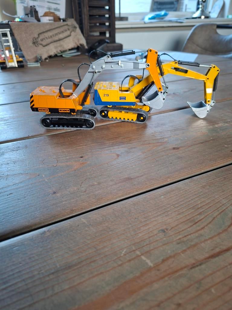 Siku graafmachines 1:50, Strassenbau en Menck M500H, Hobby en Vrije tijd, Modelauto's | 1:50, Ophalen of Verzenden, Zo goed als nieuw