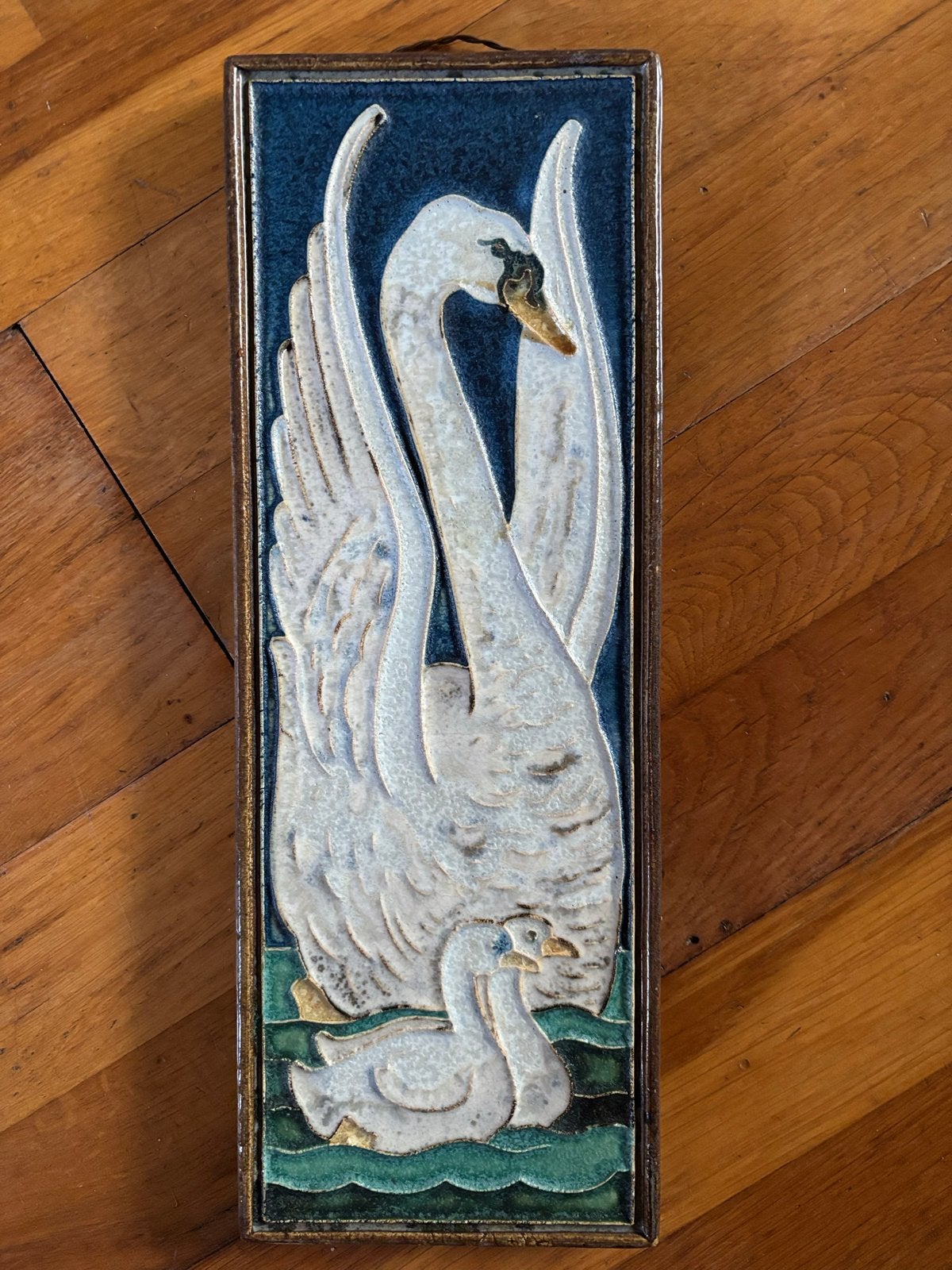 Vintage keramische wandtegel met zwanenmotief, Antiek en Kunst, Ophalen