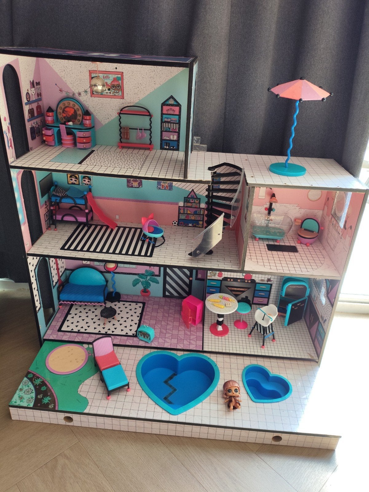 Groot LOL Surprise poppenhuis, Kinderen en Baby's, Speelgoed | Poppenhuizen, Ophalen, Poppenhuis