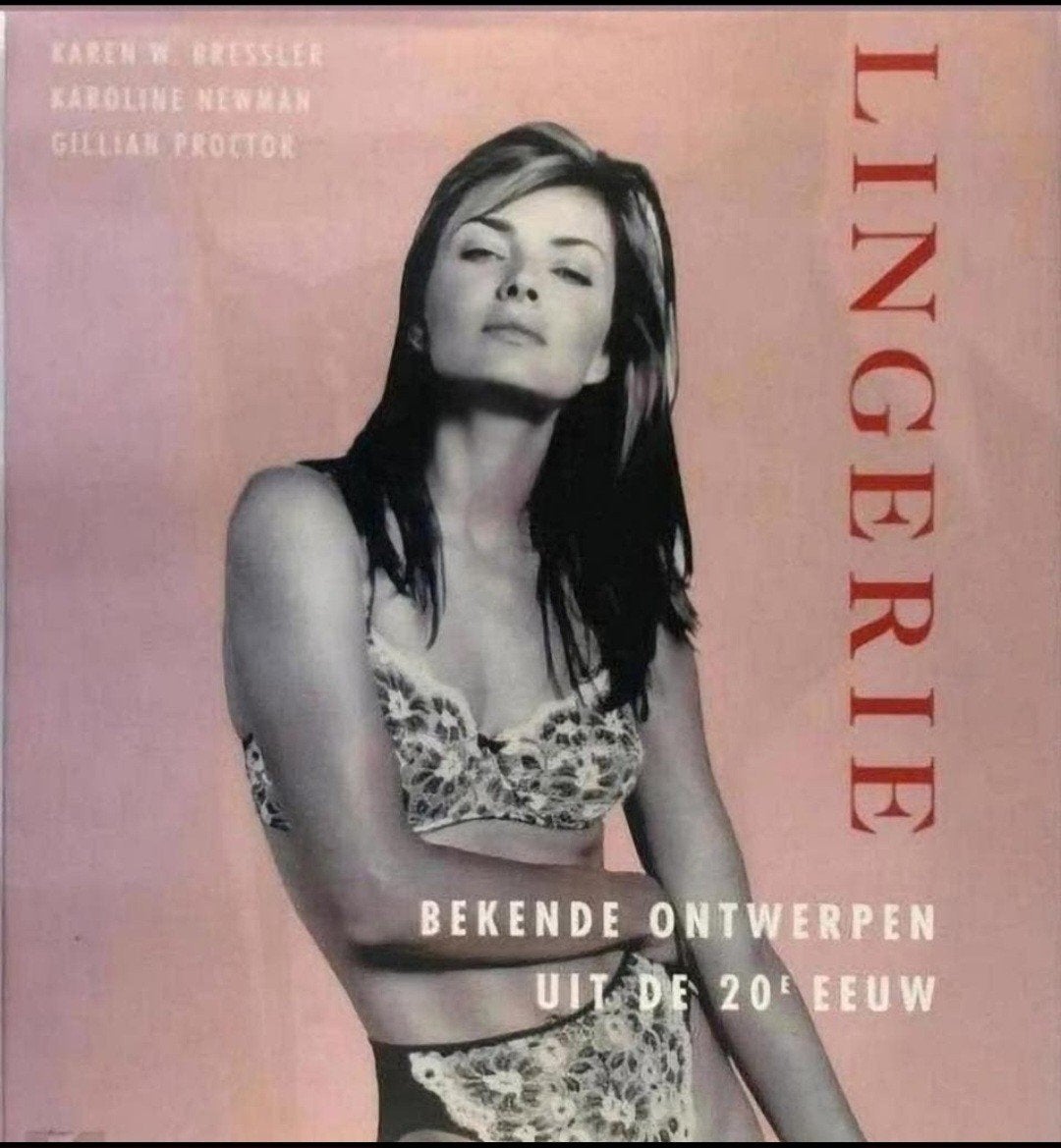 (SEXY)LINGERIE Bekende ontwerpen uit de 20e eeuw. Hardcover, Ophalen of Verzenden, Zo goed als nieuw