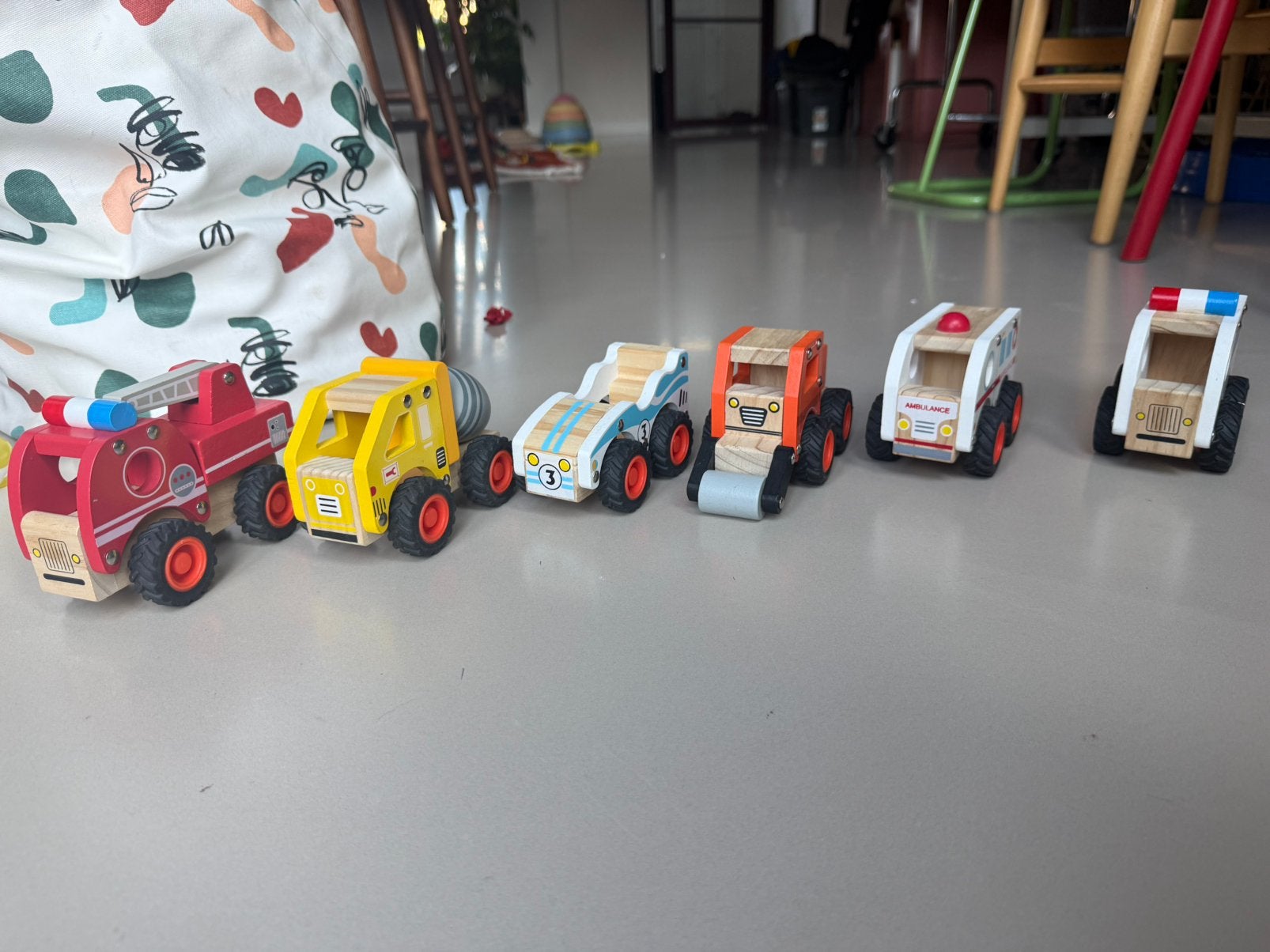 WaWa toys Houten auto speelgoed, Ophalen, Zo goed als nieuw