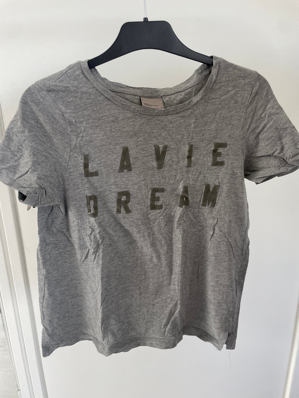 Vero Moda T-shirt grijs met 'La Vie Dream' opdruk, Ophalen of Verzenden, Korte mouw, Maat 34 (XS) of kleiner, Grijs