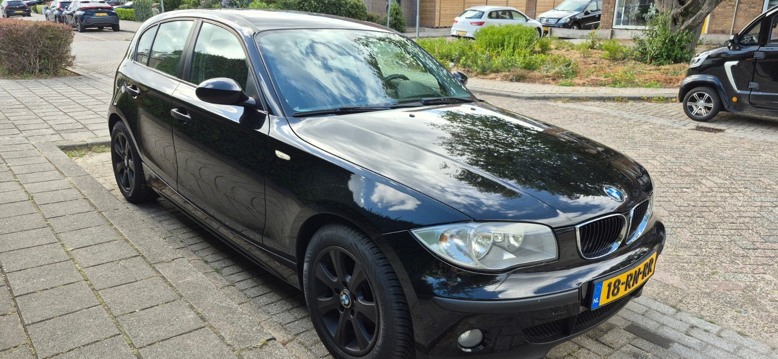 BMW 1-Serie 1.6 116I 2005 Zwart, nwe APK juli 2027, airco, Auto's, 1596 cc, Stof, 4 cilinders, 635 kg