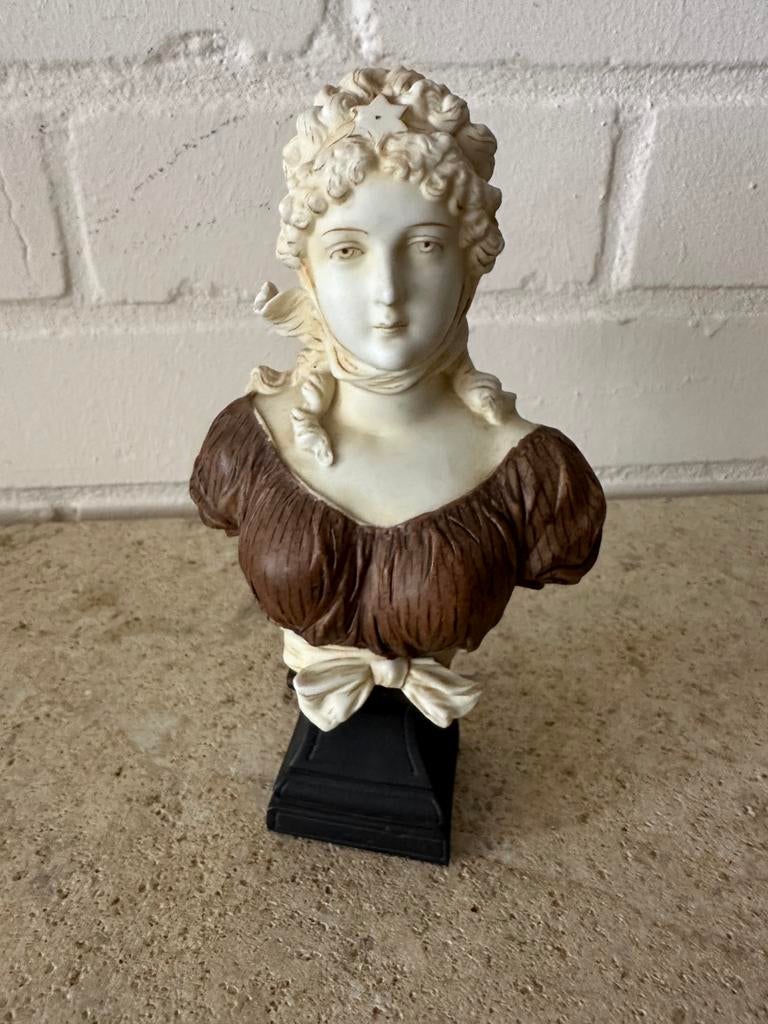 Antiek porselein fraai borstbeeld  18cm hoog, Ophalen of Verzenden