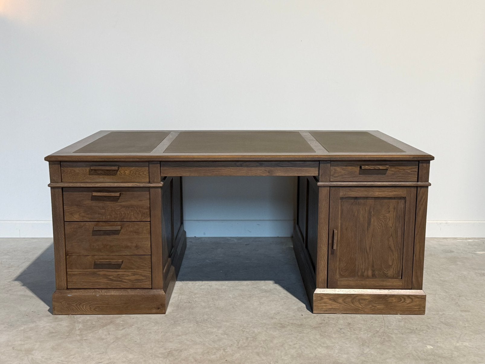 Klassiek Engels bureau (eikenhout) #707, Hout, 180 cm, Ophalen of Verzenden, Zo goed als nieuw