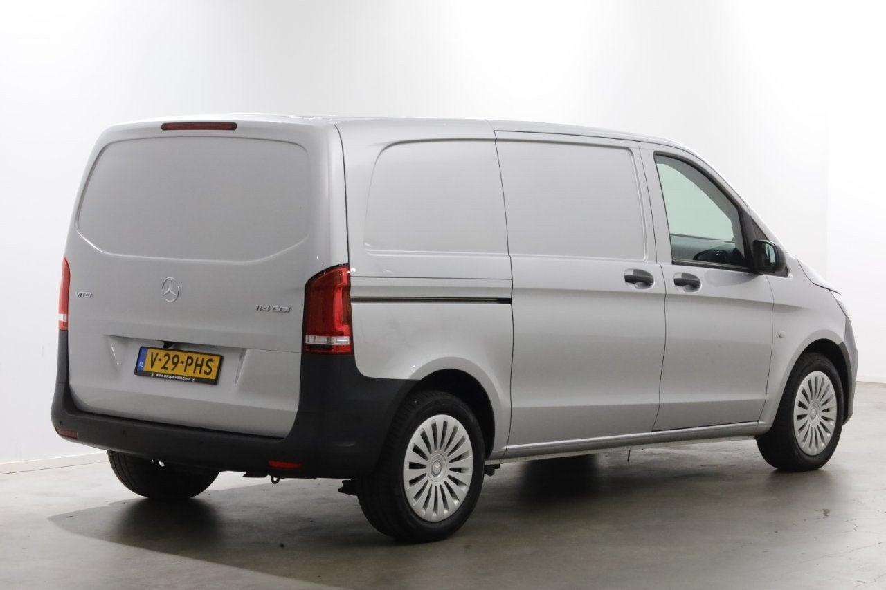 Mercedes-Benz Vito 114 CDI 136pk Compact 9G Automaat 2x Schu, Auto's, Gebruikt, Euro 6, 4 cilinders, 2000 kg