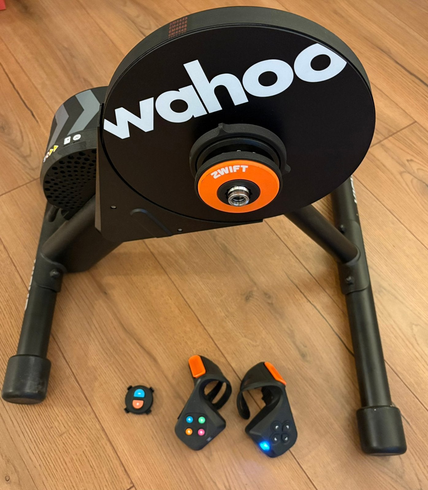 Wahoo KICKR core v1 zwift cog + zwift play shifters, Ophalen, Zo goed als nieuw