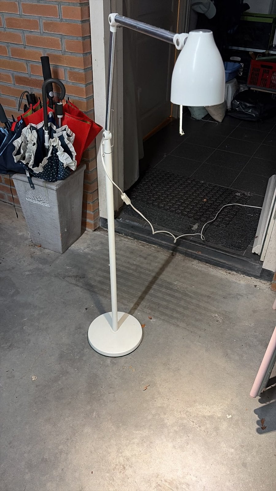 IKEA Staande Lamp - Wit en Volledig Functioneel, Ophalen, Gebruikt, Metaal, 100 tot 150 cm