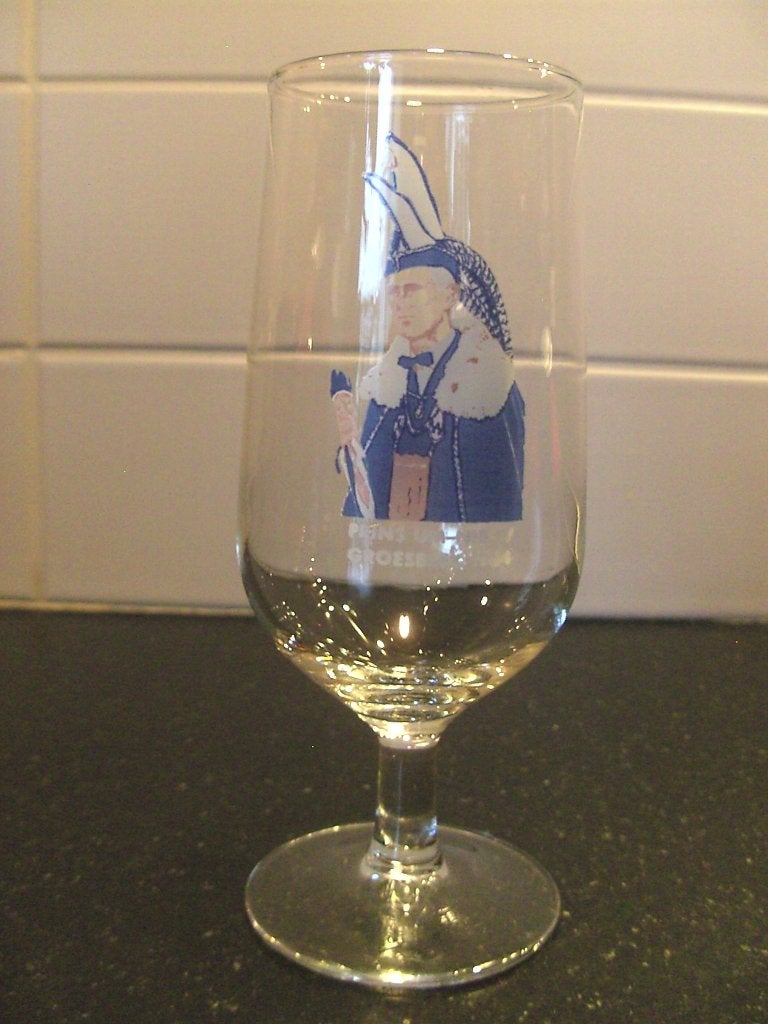 Bierglas van Prins Ummenie IV (M. Houben) uit Groesbeek 1964, Ophalen of Verzenden, Zo goed als nieuw, Bierglas