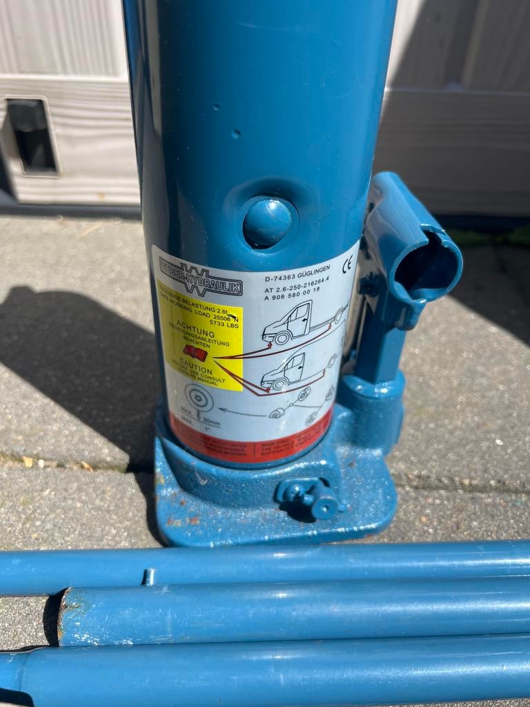 Robuuste potkrik 2.5T - Ideaal voor auto en caravan, Ophalen of Verzenden, Gebruikt, Hydraulisch, Potkrik