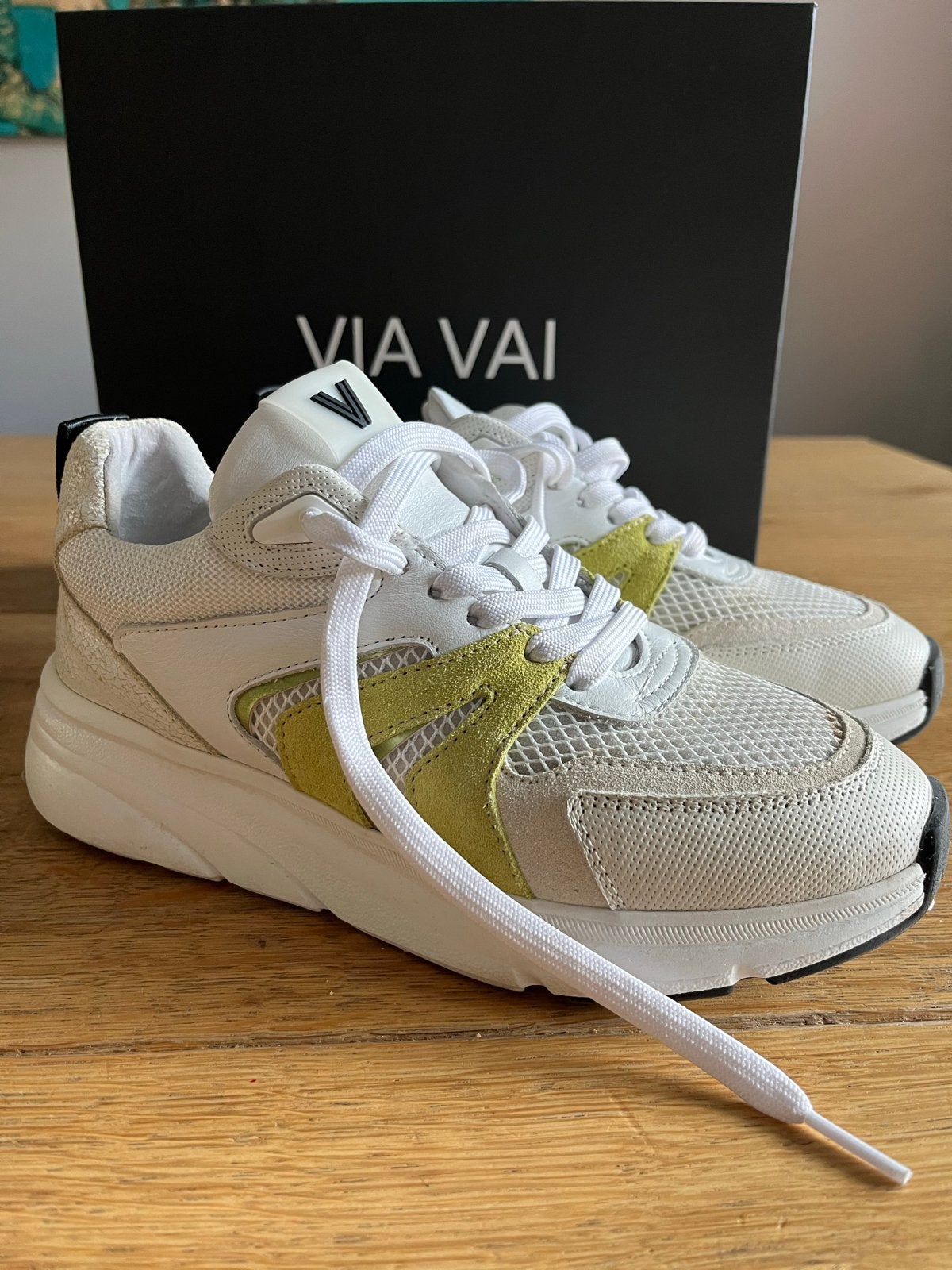 VIA VAI sneakers maat 37 - Wit met groen en zwart detail, Kleding | Dames, Schoenen, Wit, Nieuw, Ophalen of Verzenden, Sneakers of Gympen