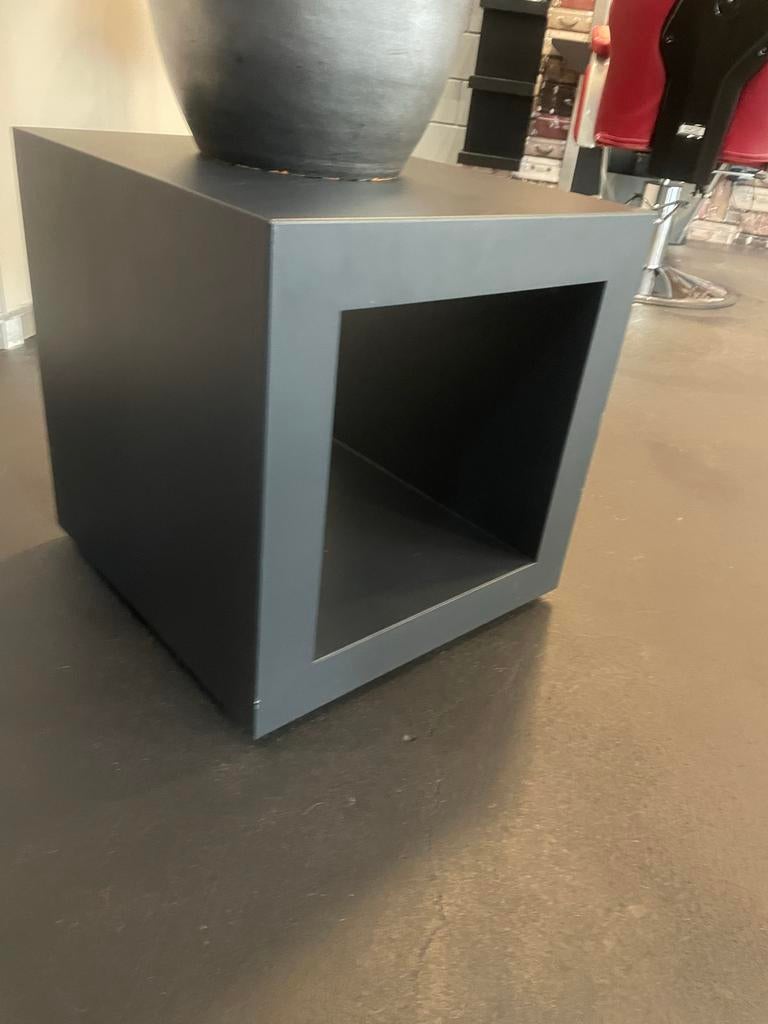 Kubus Bijzettafel Grijs Metaal, Huis en Inrichting, Tafels | Bijzettafels, Zo goed als nieuw, Vierkant, Minder dan 45 cm, Minder dan 55 cm