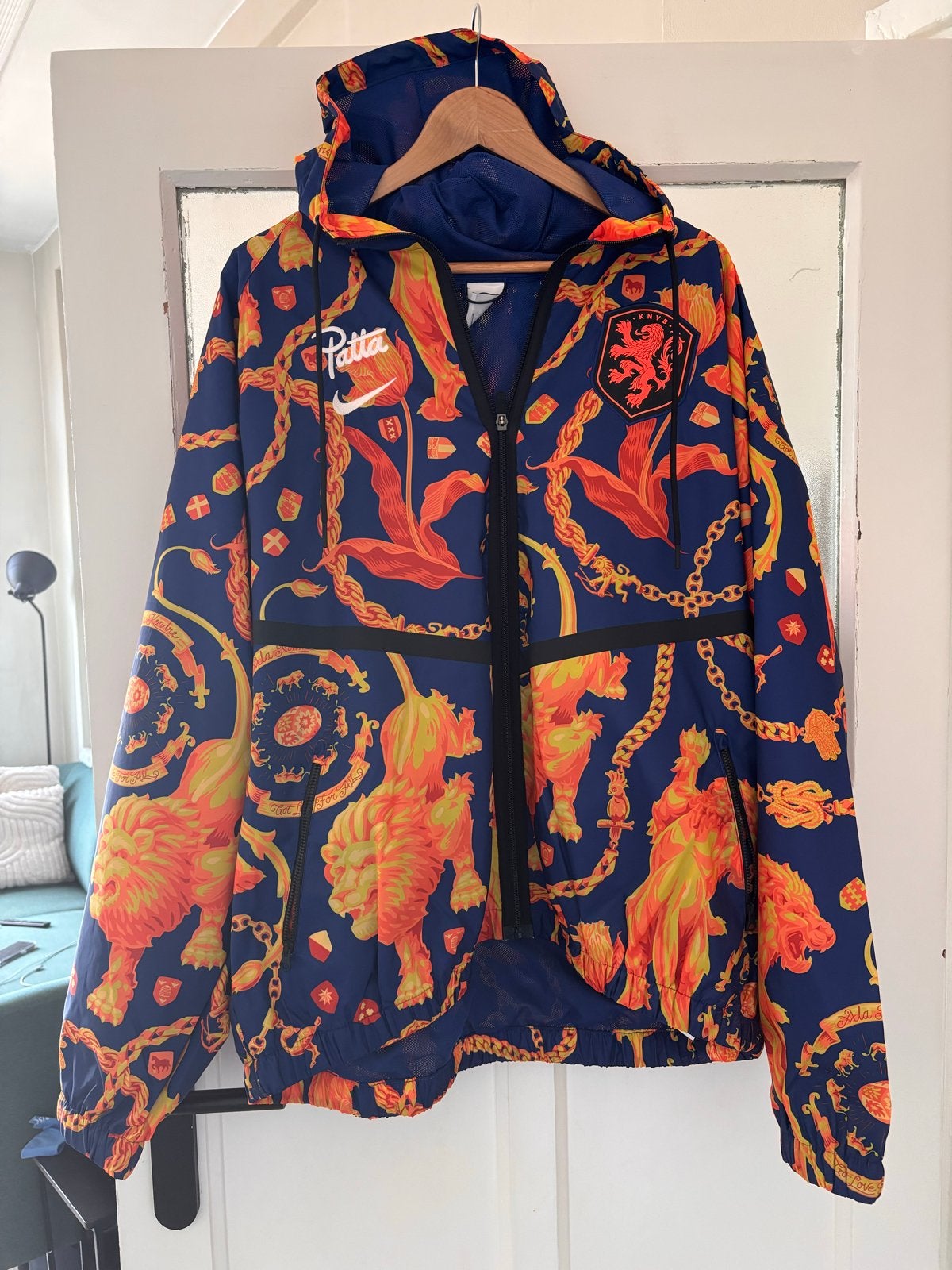 Nike x Patta KNVB Oranje Windrunner Jas maat XXL, Ophalen of Verzenden, Nieuw, Overige maten, Meerkleurig