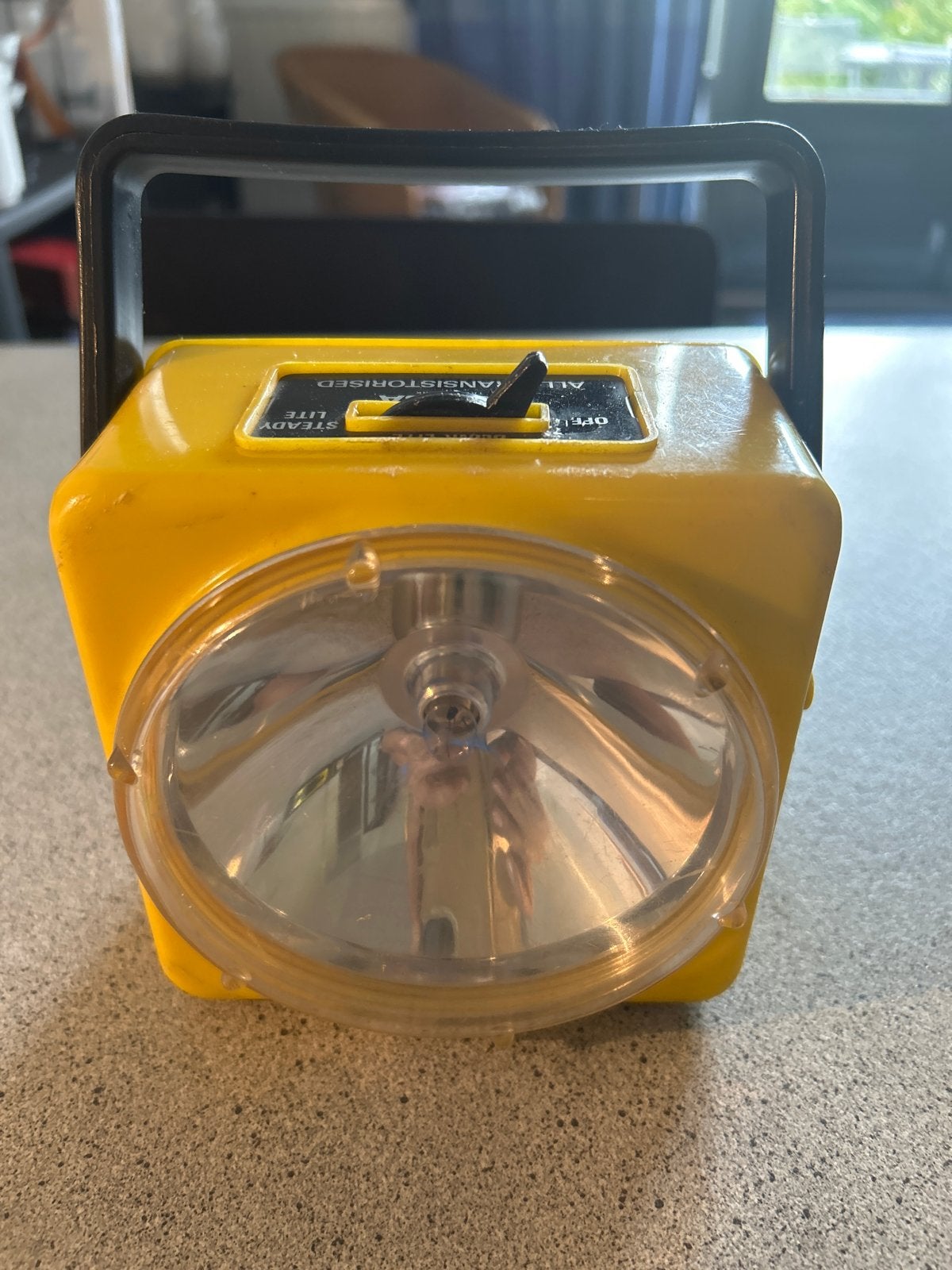 Vintage Sonca All-Transistorised Zaklamp - Geel, Ophalen of Verzenden, Zo goed als nieuw, Batterij