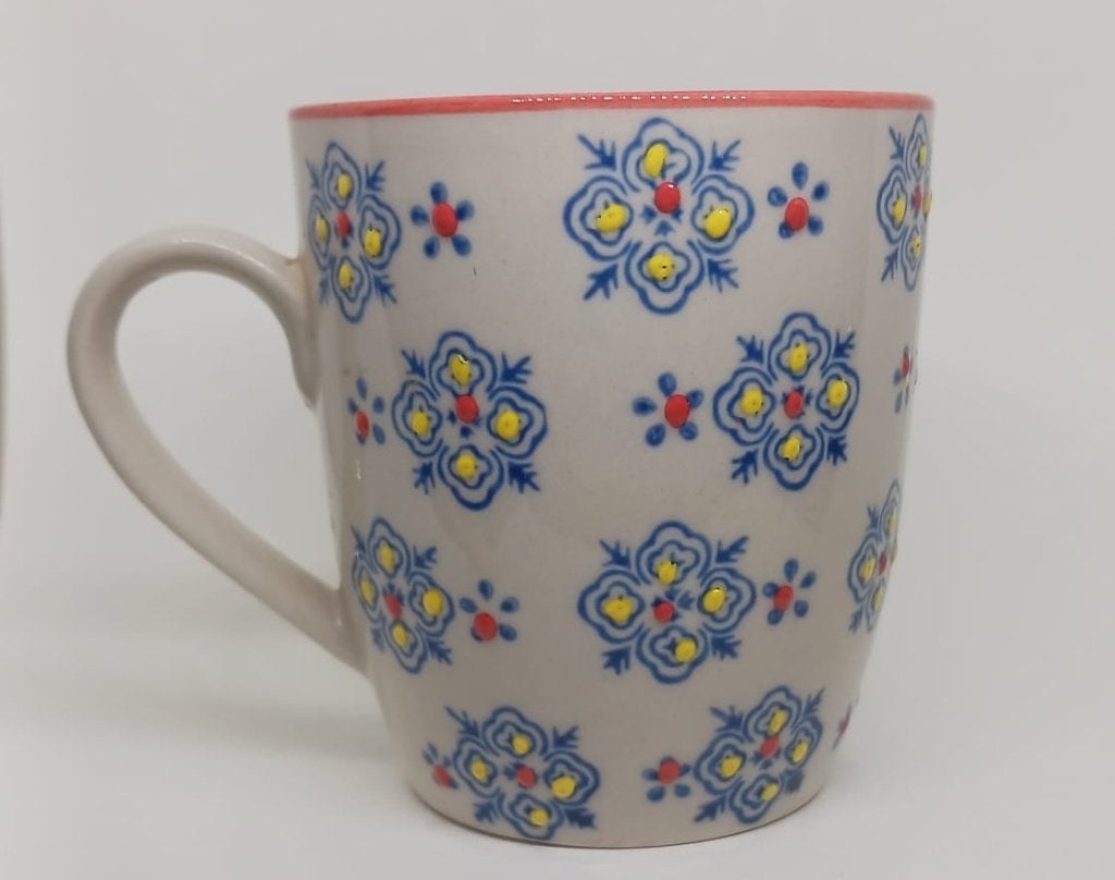 Reliëf mok met gele en rode dots op blauw, Keramiek, Zo goed als nieuw, Overige stijlen, Mok