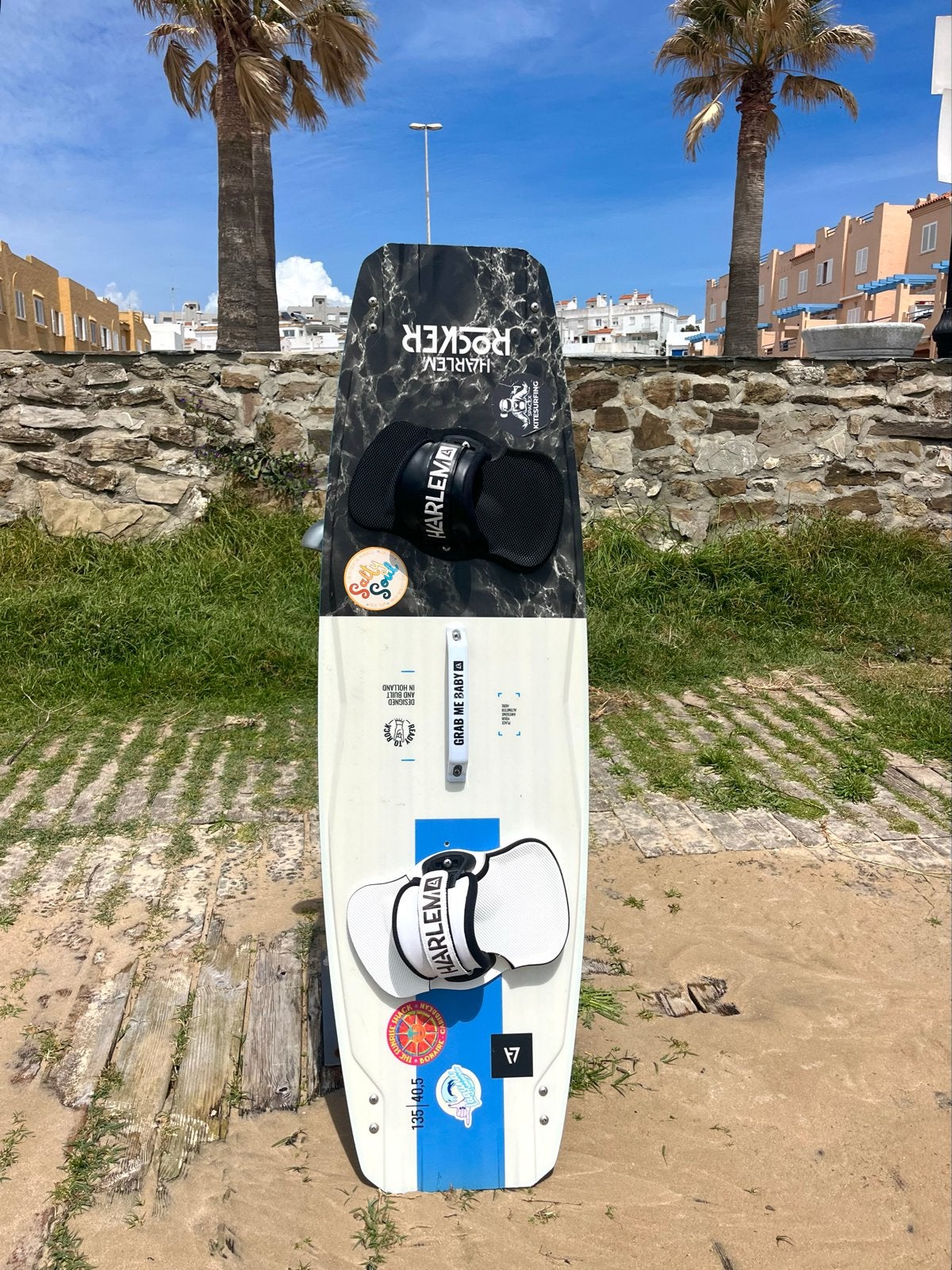 Harlem Rocker Twintip Kiteboard 135/40.5, Watersport en Boten, Kitesurfen, Twintip, Kiteboard, Ophalen of Verzenden, Zo goed als nieuw