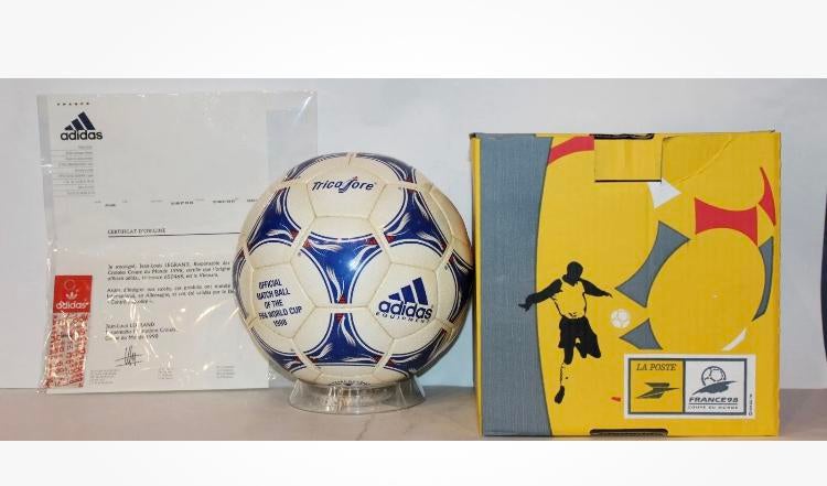 Adidas Bal Tricolore Wk 1998 28 jaar oud met Certificaat, Maat XL, Ophalen of Verzenden, Bal