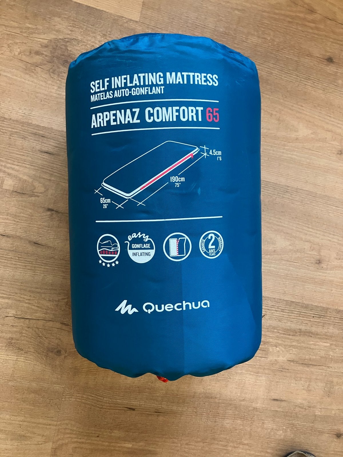 Als nieuw - Quechua Comfort 65 zelfopblaasbare Mat, Ophalen of Verzenden, Zo goed als nieuw, 1-persoons