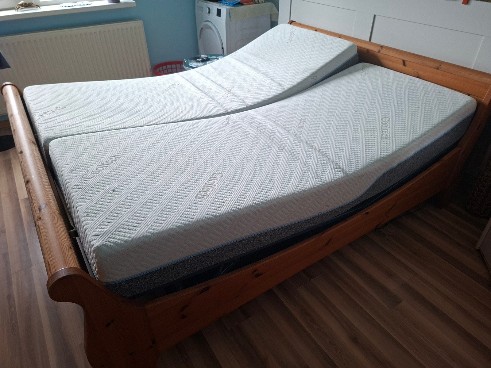 Foto 4 van Houten tweepersoonsbed met verstelbare lattenbodems