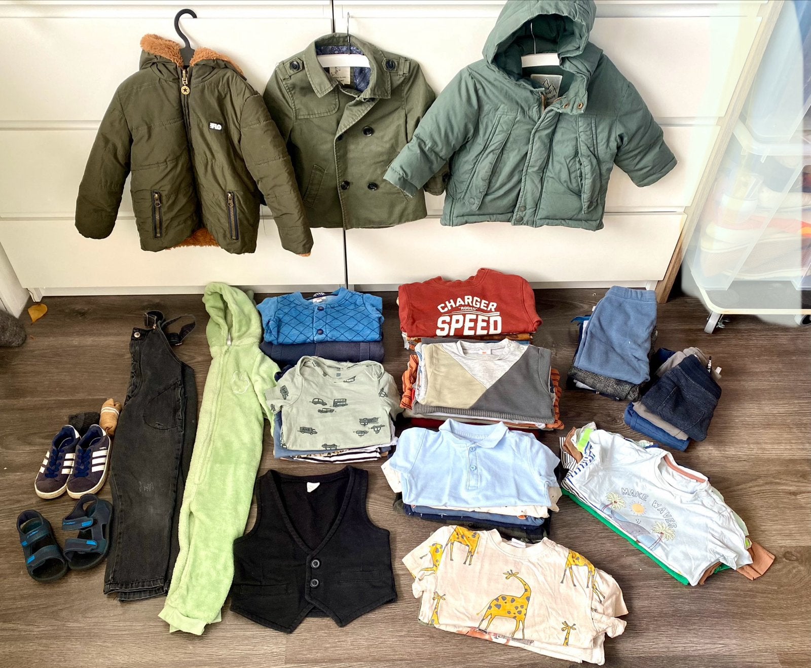 Grote kledingbundel voor jongens - jassen, broeken, shirts, Ophalen of Verzenden, Gebruikt