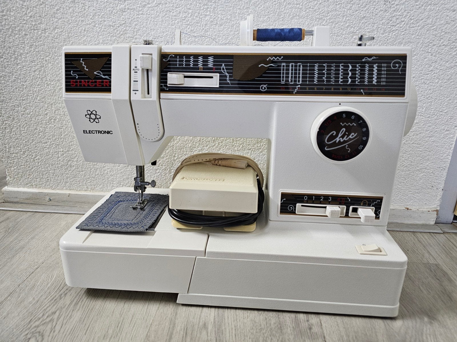 Naaimachine singer, Hobby en Vrije tijd, Naaimachines en Toebehoren, Ophalen, Zo goed als nieuw, Naaimachine