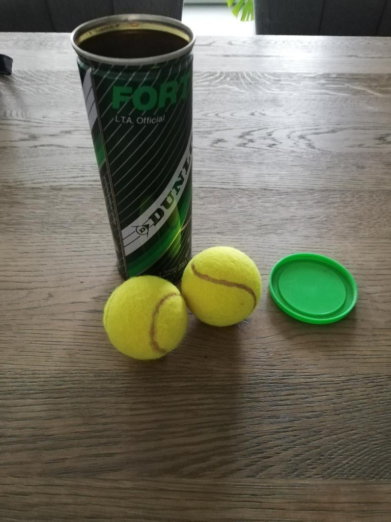 Dames tennisset (racket, Asics schoenen, tennissballen), Sport en Fitness, Tennis, Gebruikt, L00, Schoenen, Ophalen