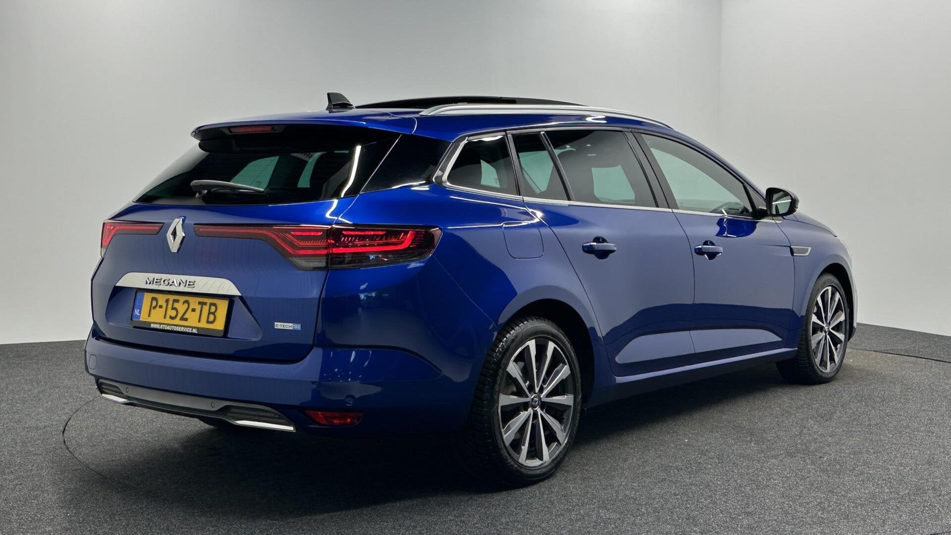 Renault Megane Estate 1.6 E-Tech Plug-In Hybrid 160 R.S. Lin, Auto's, Renault, 77 km/l, Gebruikt, 4 cilinders, Met garantie (alle)