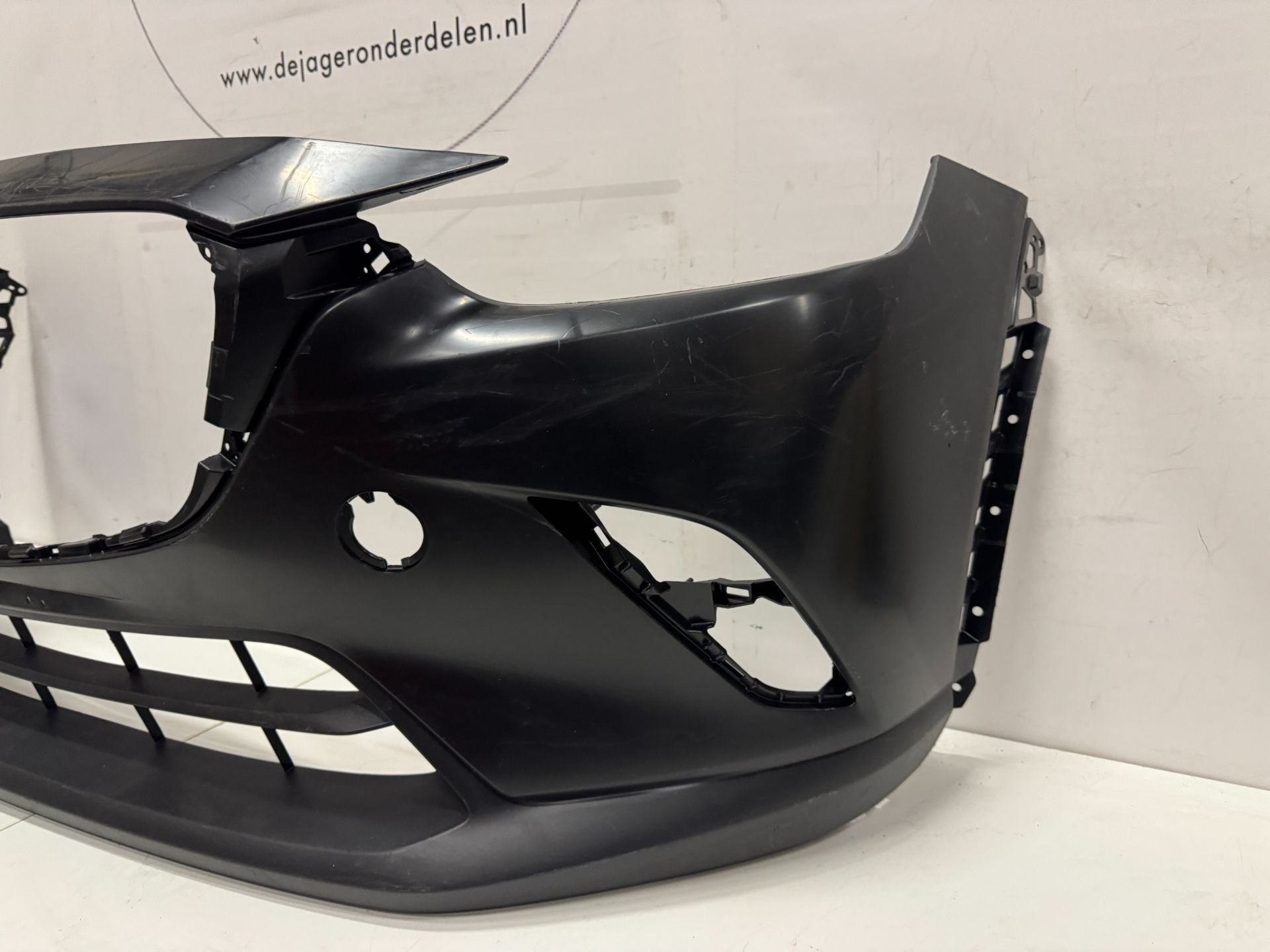 MAZDA CX3 CX-3 VOORBUMPER BUMPER ORIGINEEL D10J-50031, Gebruikt, Shinchi, Fuchu-Cho 3-1
730-8670  Hiroshima, Voor, Mazda Motor Corporation