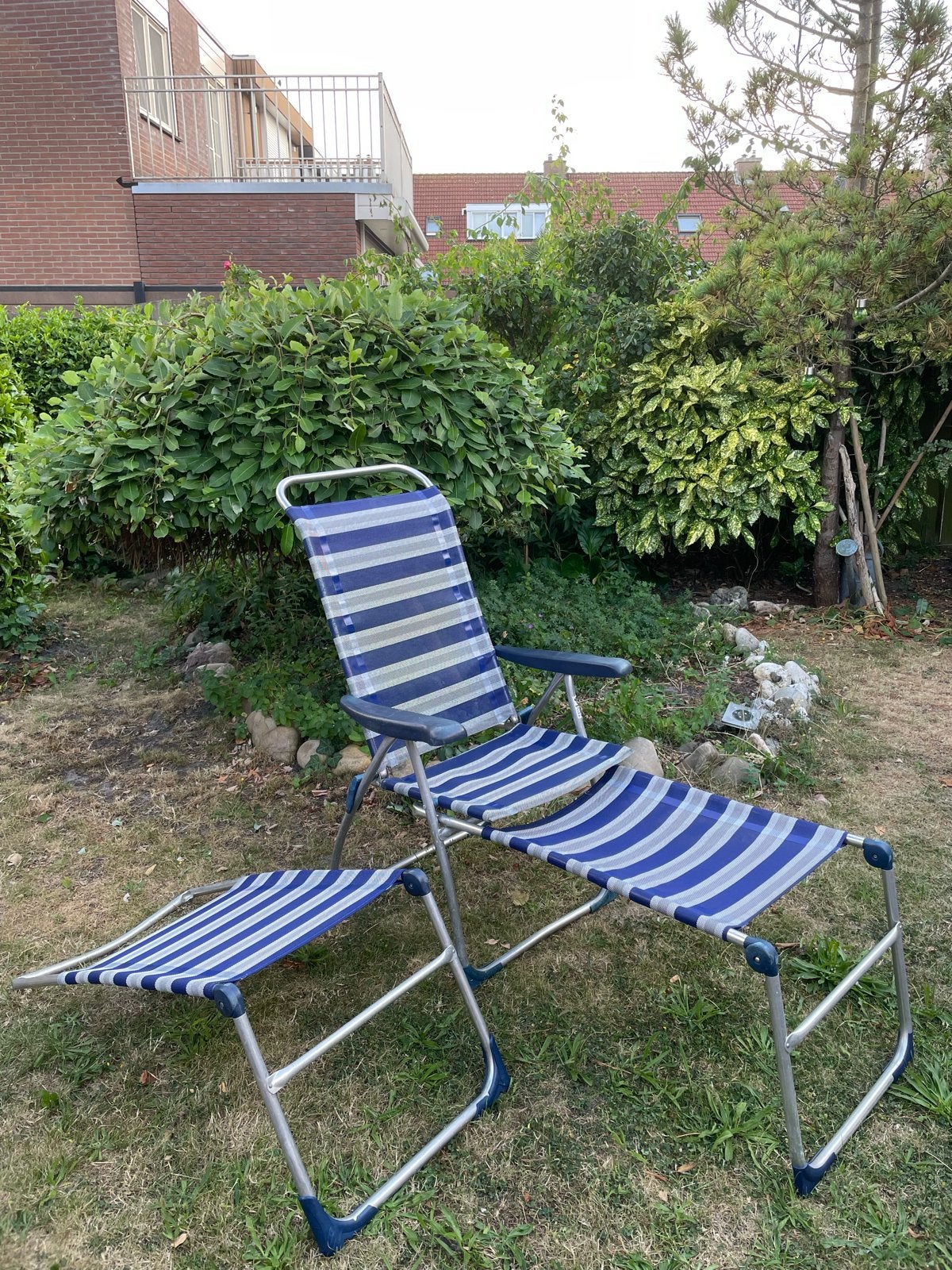 Crespo Campingstoel met voetenbank, Ophalen, Zo goed als nieuw, Campingstoel