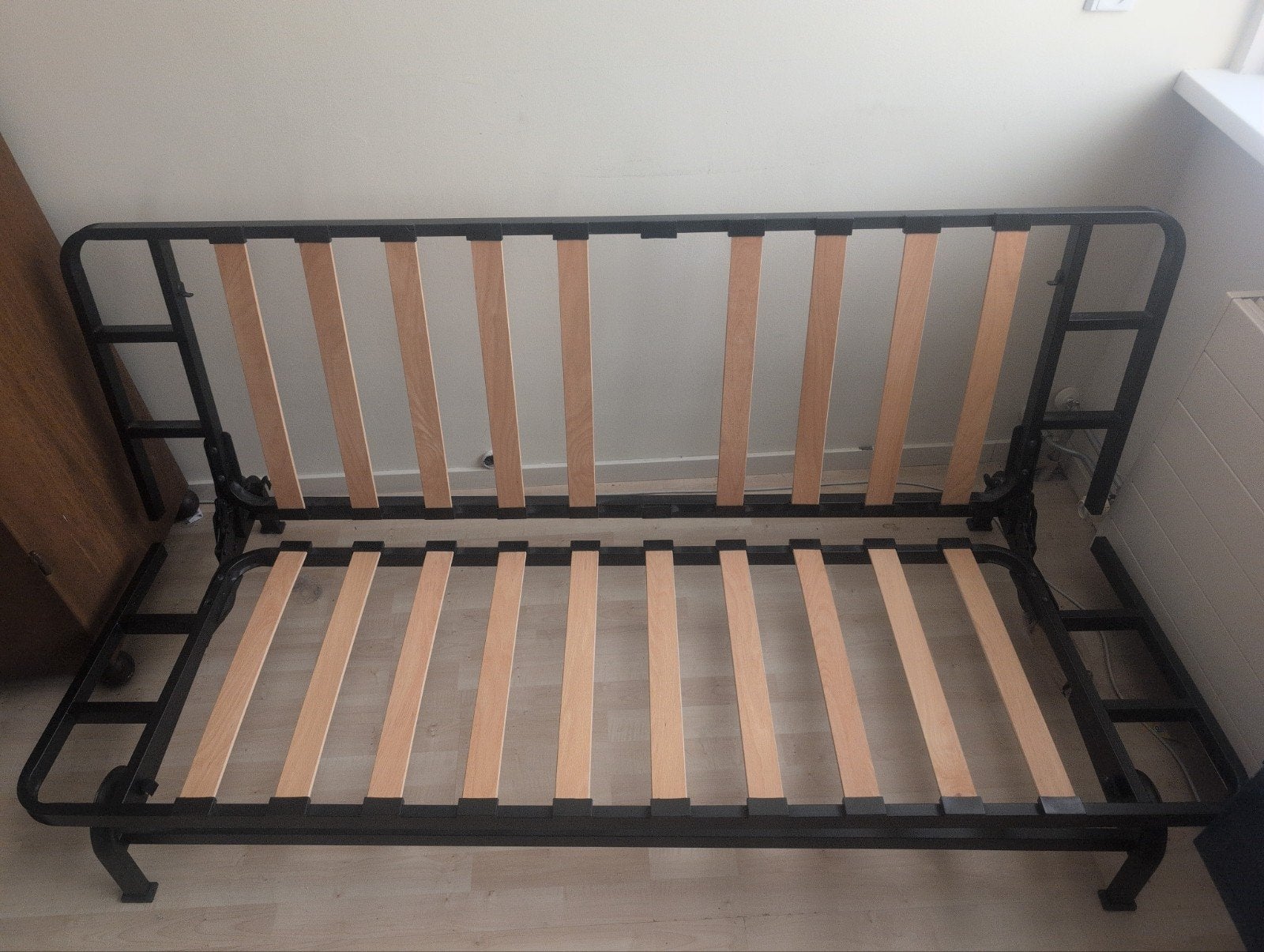 GRATIS IKEA slaapbank met blauwe overtrek (mist 1 lat), Ophalen, Gebruikt, Blauw, Tweepersoons