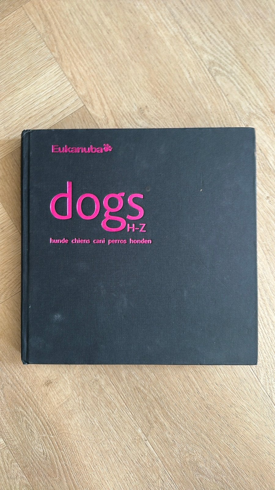 Eukanuba Dogs H-Z encyclopedie - Hondenrassen naslagwerk, Boeken, Ophalen of Verzenden, Gelezen, Honden