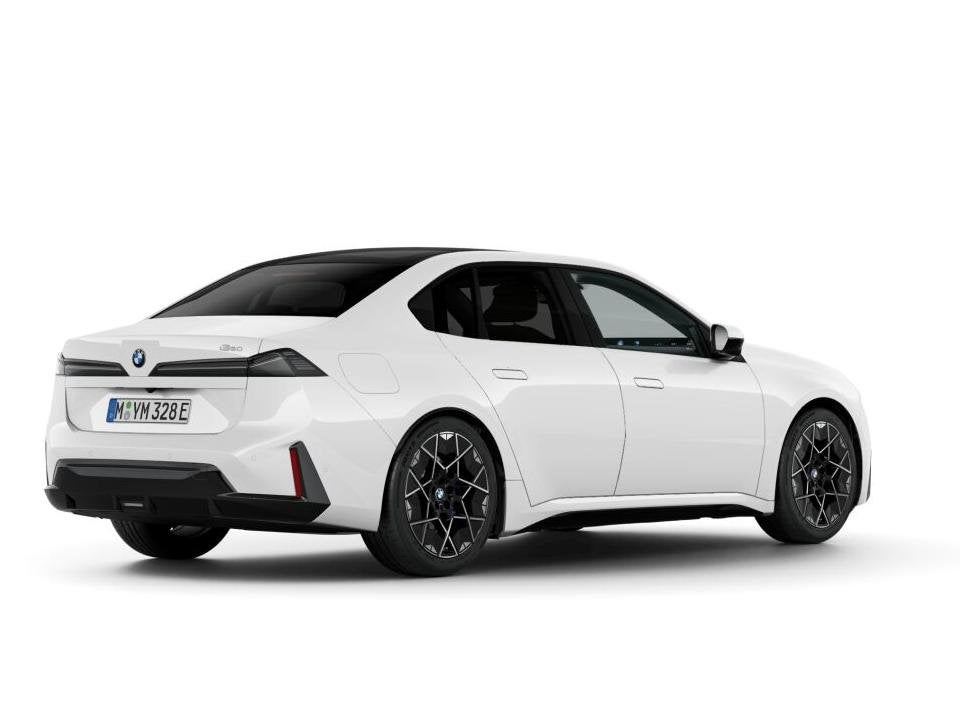BMW i3 50 xDrive First Edition | M Sportpakket | Innovation, Automaat, 113 kWh, Wit, 469 pk