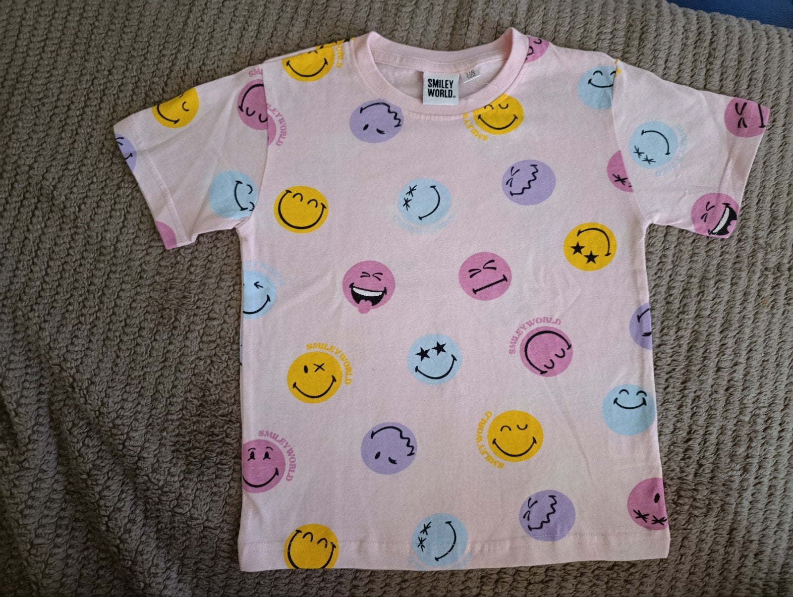 Smiley World T-shirt maat 116/122, Kinderen en Baby's, Jongen of Meisje, Nieuw, Ophalen of Verzenden, Smiley World