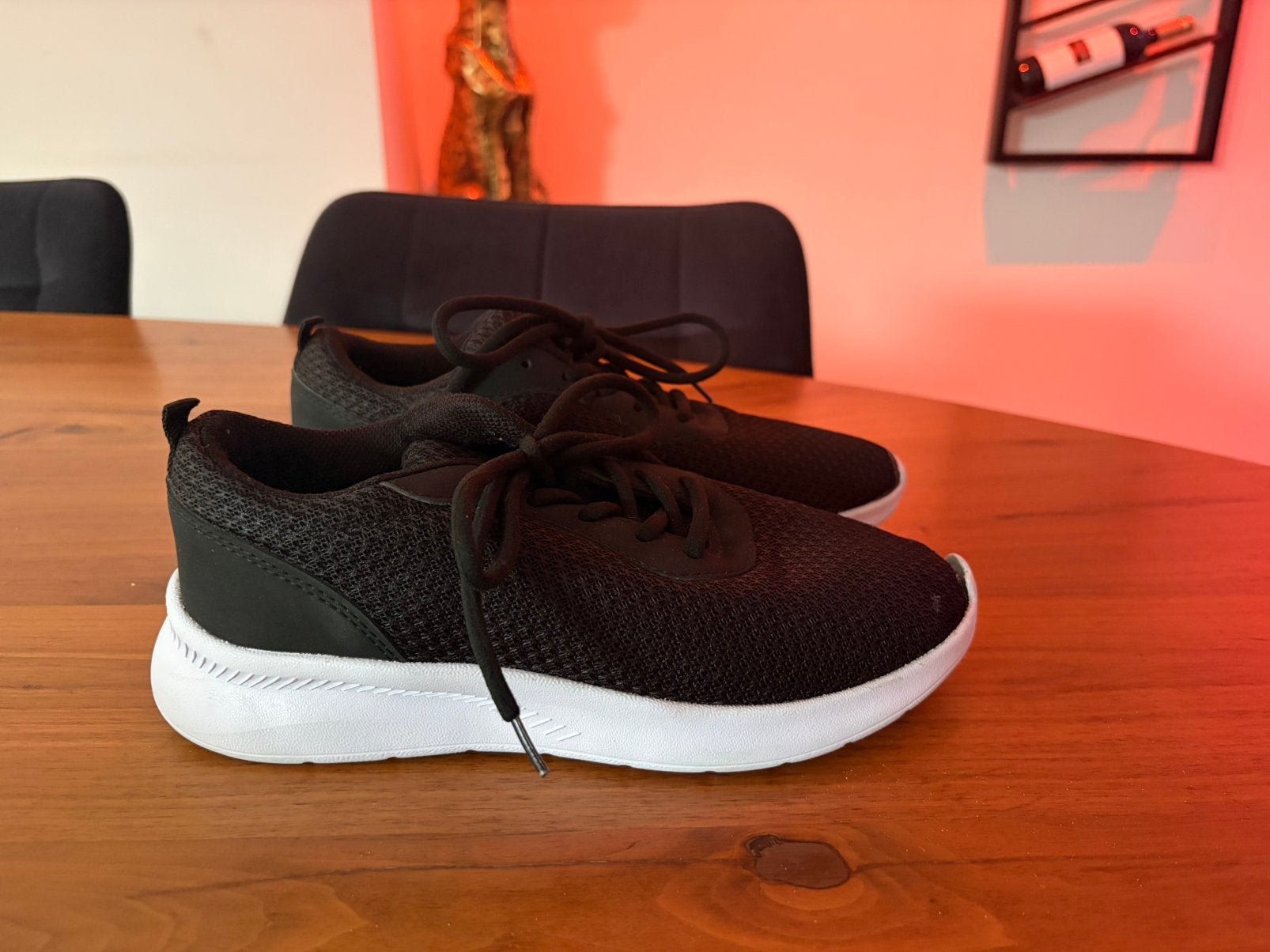 Gymschoenen / sport schoenen Venice maat 37 €3.50, Ophalen of Verzenden, Zo goed als nieuw, Jongen of Meisje, Sportschoenen