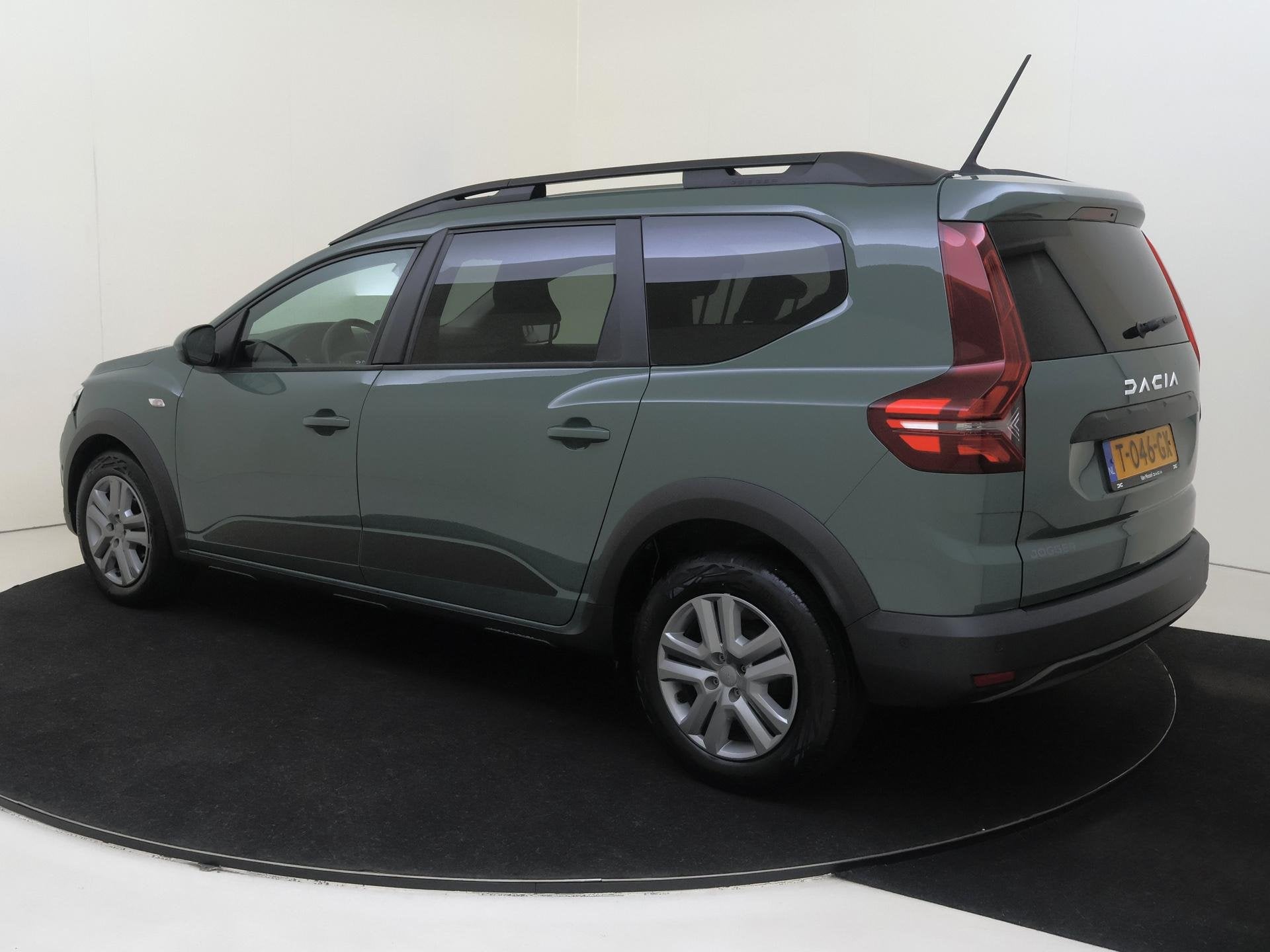 Dacia Jogger 1.0 TCe 110 Expression 5p. | Airco | Carplay |, Voorwielaandrijving, Dealer onderhouden, Stof, Euro 6