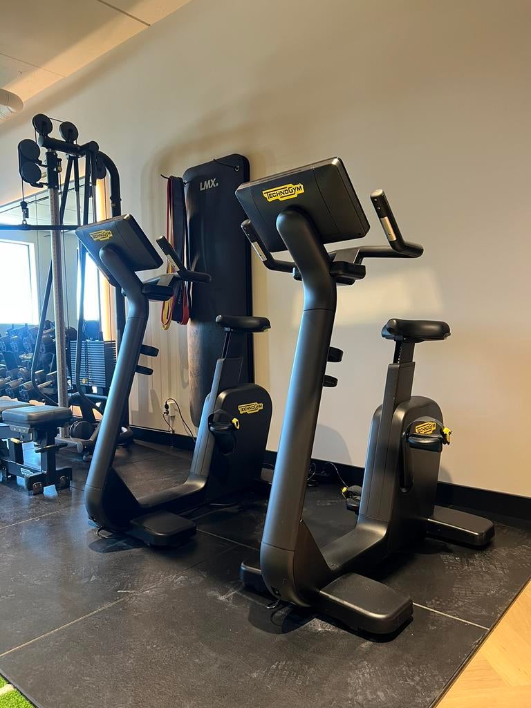 Technogym Excite Bike Live 700 - 2 stuks!, Ophalen, Zo goed als nieuw, Overige typen