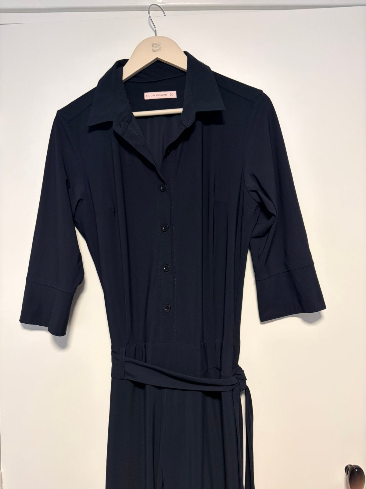 Donkerblauwe jumpsuit Studio Anneloes, maat M, Kleding | Dames, Jumpsuits, Ophalen of Verzenden, Zo goed als nieuw, Maat 38/40 (M)