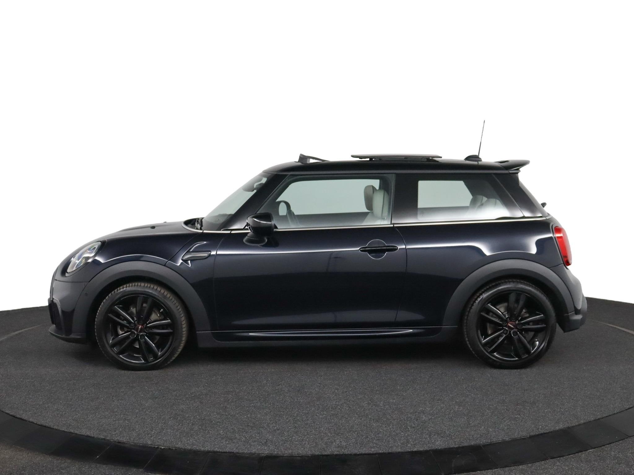MINI 3-Deurs 1.5 Cooper Resolute Edition | NAP | Pano | Auto, 136 pk, Gebruikt, Euro 6, 49 €/maand