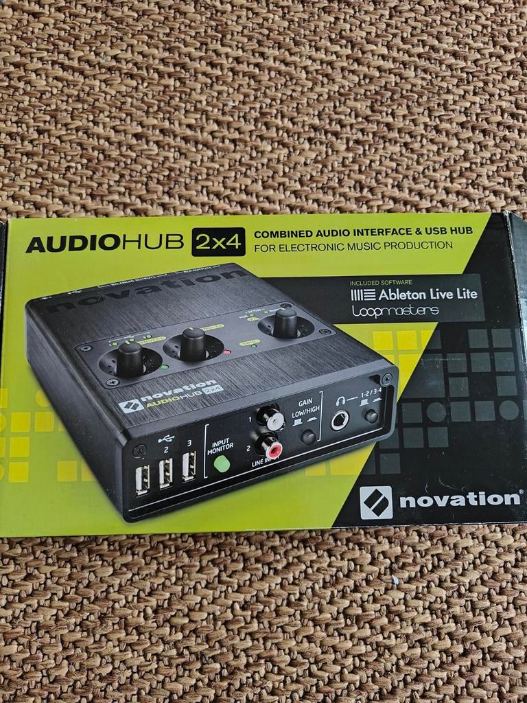 Novation Audiohub 2x4 Audio Interface & USB Hub, Ophalen of Verzenden, Zo goed als nieuw