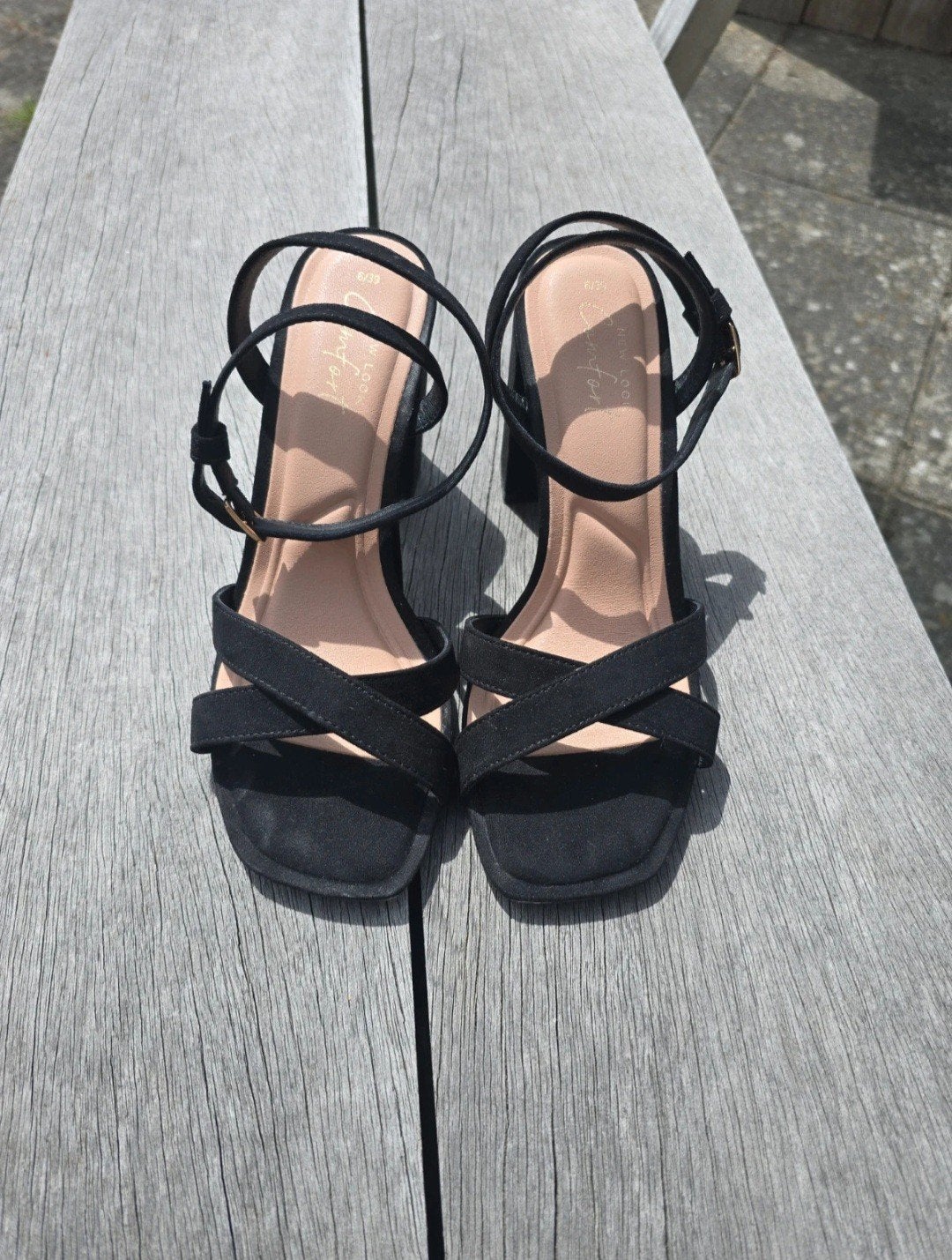 Zwarte hoge blokhakken maat 39 - Zo goed als nieuw, Kleding | Dames, Schoenen, Pumps, New Look, Zwart, Ophalen of Verzenden
