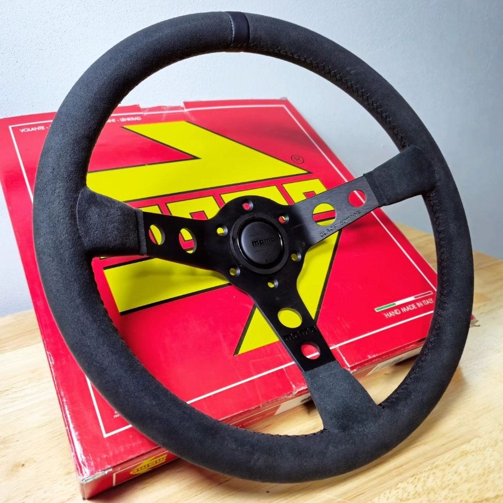 Momo MOD. 07 Black Edition 350mm suede alcantara sportstuur
