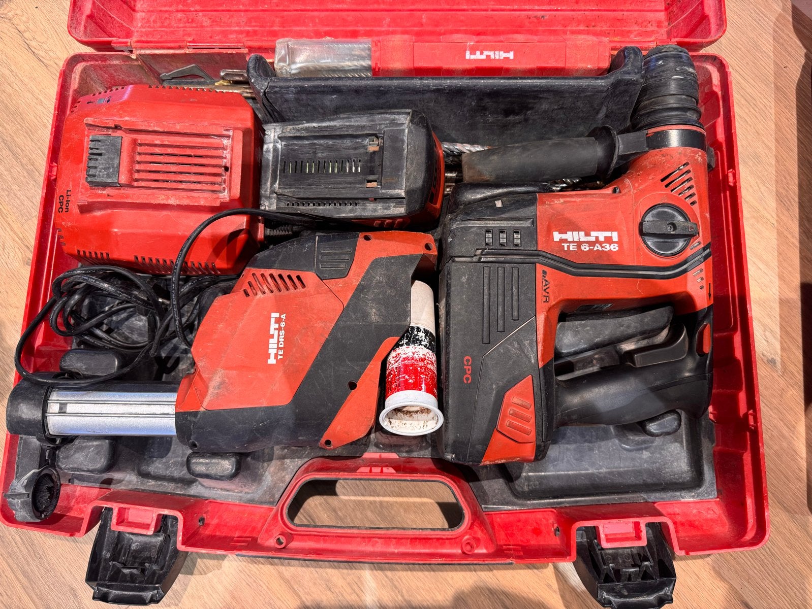 Hilti TE 6-A36 DRS Boorhamer met 2 accu's, lader en stofafzu, Doe-het-zelf en Verbouw, Gereedschap | Boormachines, Boor- en/of Breekhamer