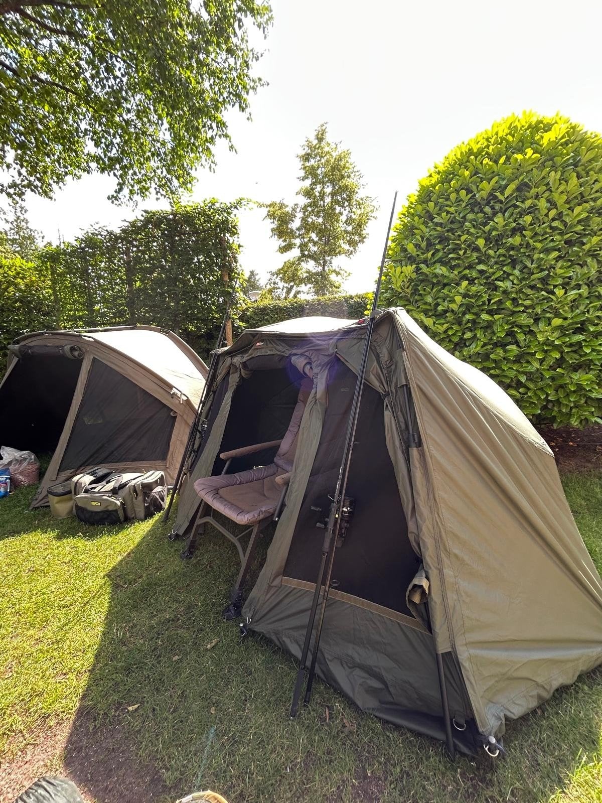 Complete visuitrusting: tent, stoel, bed, hengels en meer, Ophalen, Gebruikt, Complete hengel