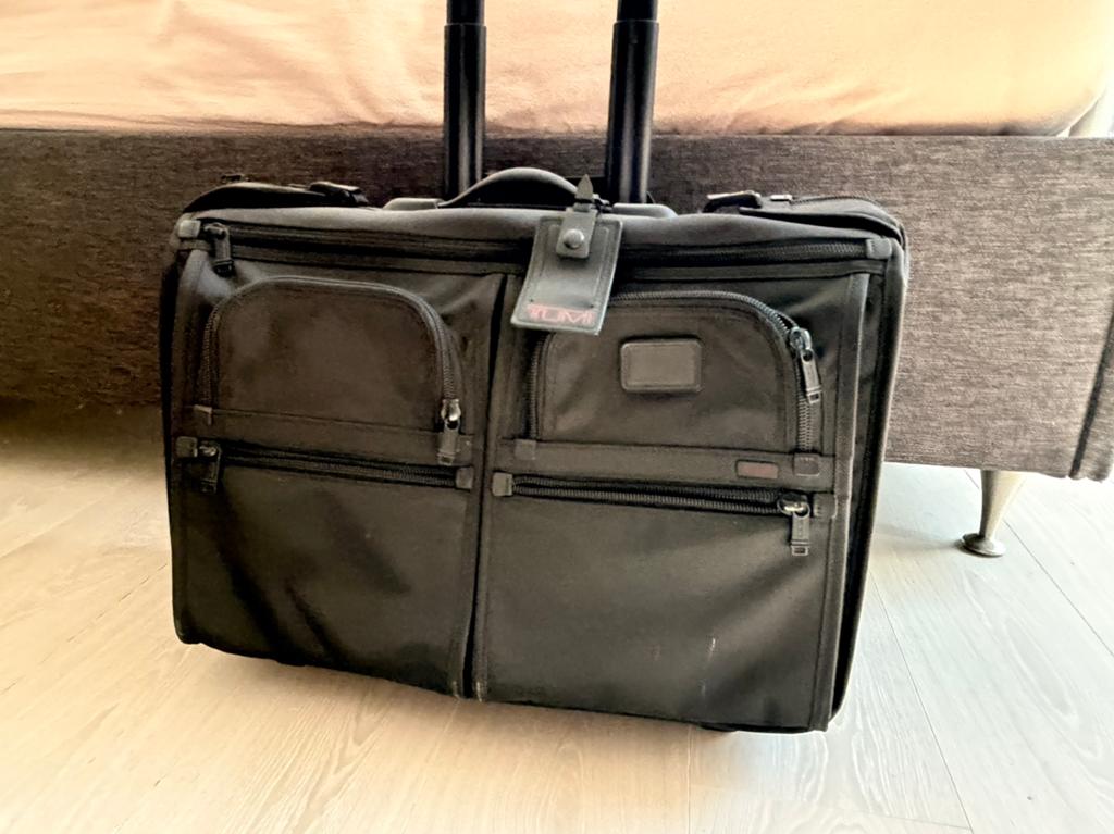 TUMI rolkoffer ‘garment bag’, weekend trip/werk reis tas, 40 tot 60 cm, Wieltjes, Gebruikt, 20 tot 30 cm